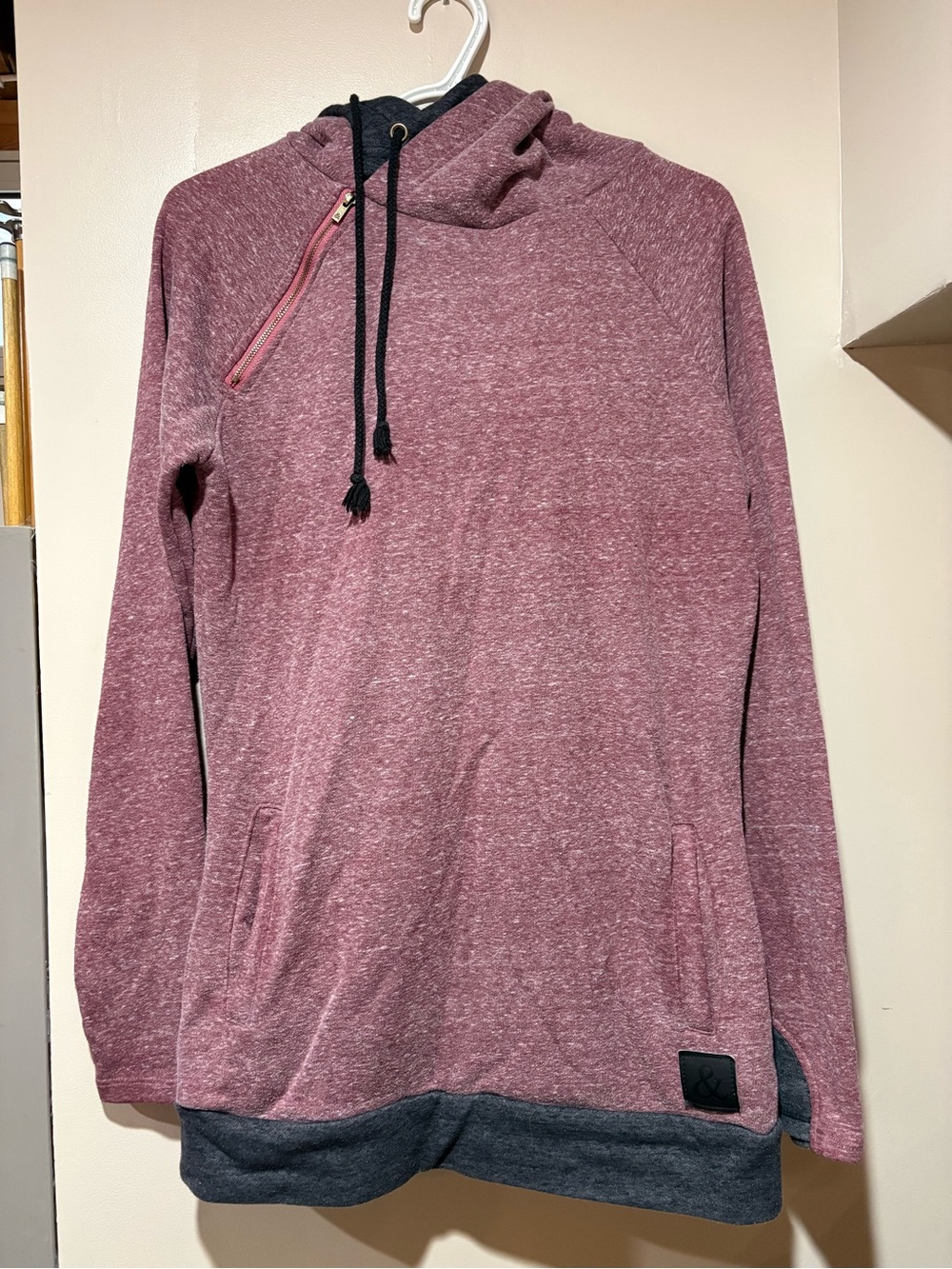🌸 Maroon and Grey Hooded Pullover Sweater